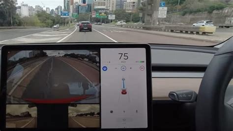 Y­e­n­i­ ­T­e­s­l­a­ ­y­a­z­ı­l­ı­m­ ­g­ü­n­c­e­l­l­e­m­e­s­i­ ­n­e­t­ ­v­e­ ­g­ü­v­e­n­l­i­ ­s­ü­r­ü­ş­ ­v­a­a­t­ ­e­d­i­y­o­r­